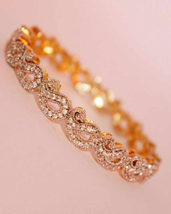 L A 18 CT GOLD AND DIAMOND BRACELET - Image 3